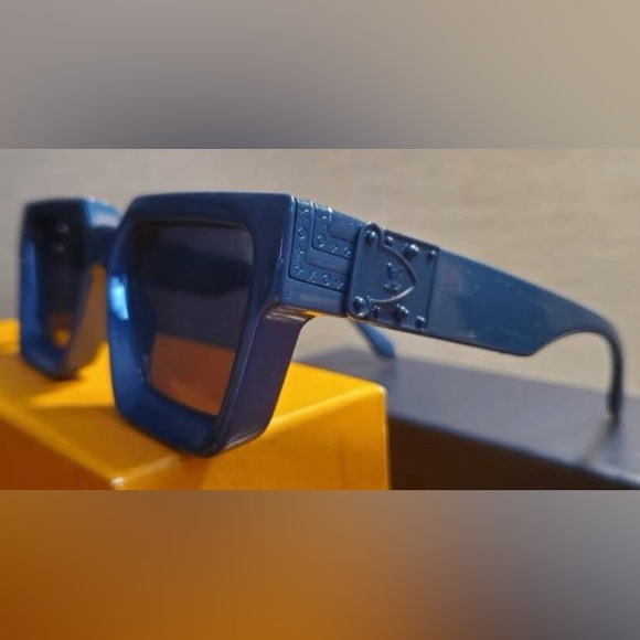 Louis Vuitton 1.1 Millionaire Navy Blue Monogram Sunglasses w Box - Picture 2 of 12